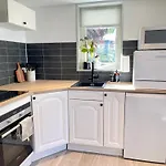 Διαμέρισμα Charming Modern Close To Moa &
