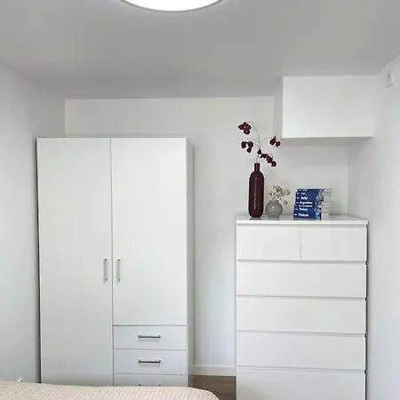 Apartment Family Friendly, Free Parking Space, Newly Renovated 3 Alesund