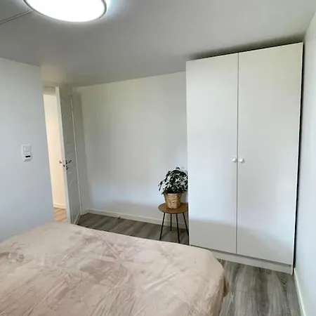 Family Friendly, Free Parking Space, Newly Renovated 3 Alesund