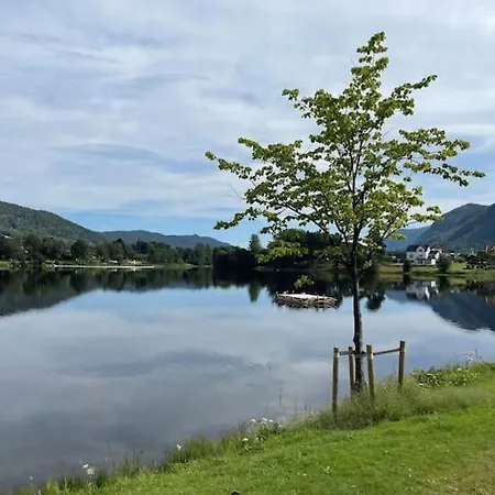 Apartment Family Friendly, Free Parking Space, Newly Renovated 3 Alesund