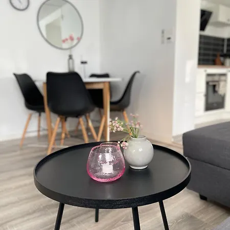 Family Friendly, Free Parking Space, Newly Renovated 3 Lägenhet Ålesund