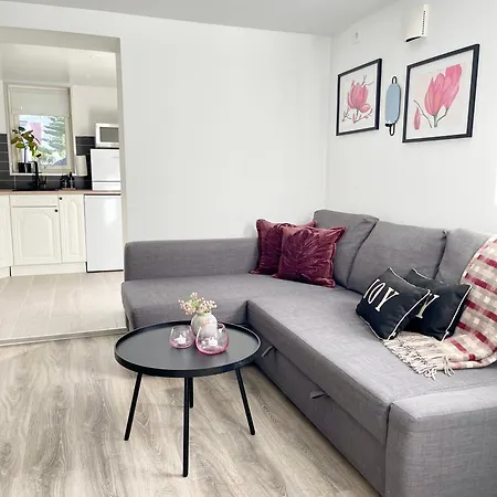 Family Friendly, Free Parking Space, Newly Renovated 3 Appartamento Ålesund