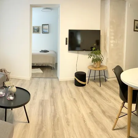Family Friendly, Free Parking Space, Newly Renovated 3 * Ålesund