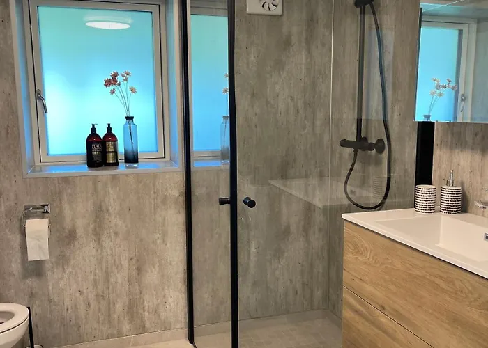 Charming Modern Close To Moa &