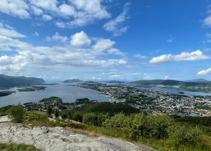 Charming Modern Close To Moa & Lägenhet